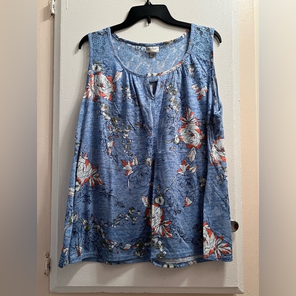 Avenue Tops - Plus size- Blue floral print top